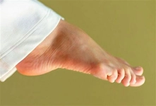 Sağ Ayak Baş Parmak Ağrısı Belirtileri ve Tedavisi