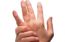 Sağ Serçe Parmak Uyuşması Belirtileri ve Tedavisi